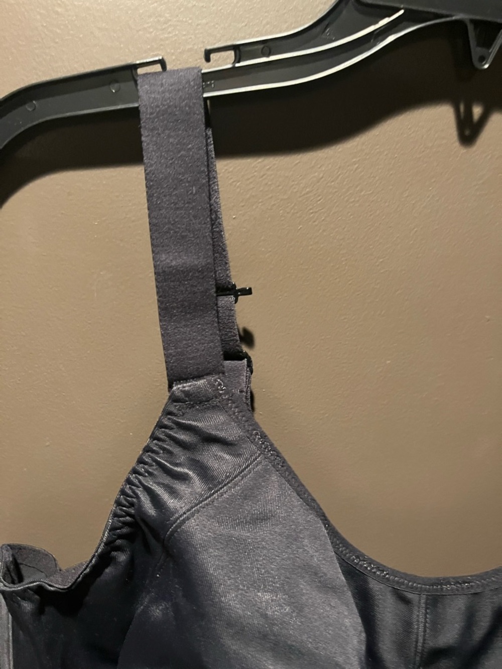 Elomi Black Full-Coverage Support Bra - Picture 4 of 9